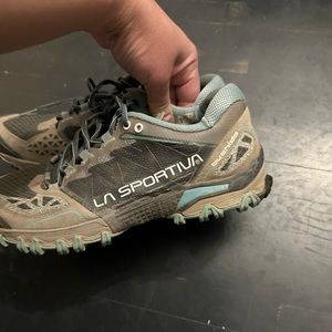 La sportiva shoes size 8 women’s